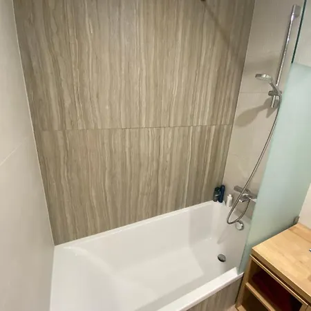 Διαμέρισμα Bonnie-premium Lelle Waterfront Private